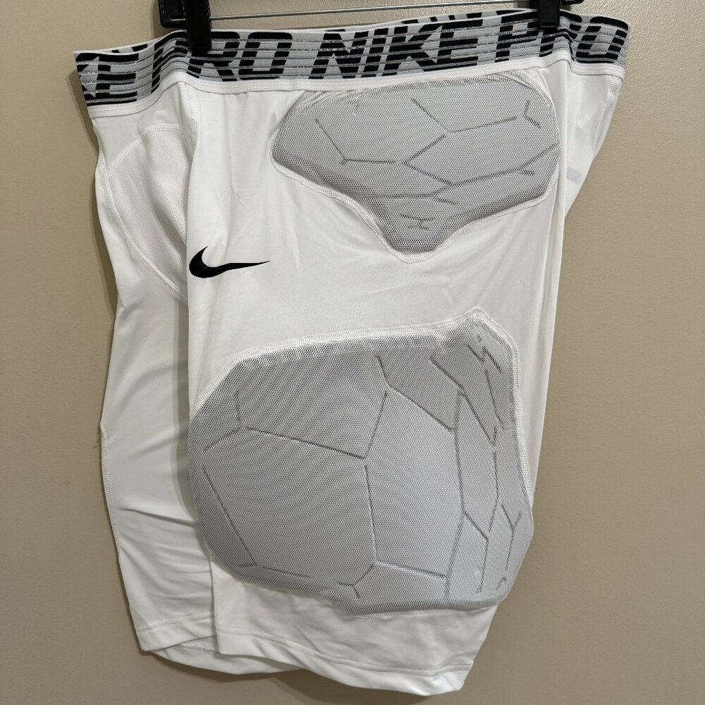 Nike Pro Hyperstrong Padded Football Compression Shorts Men's AQ0751-100 NEW